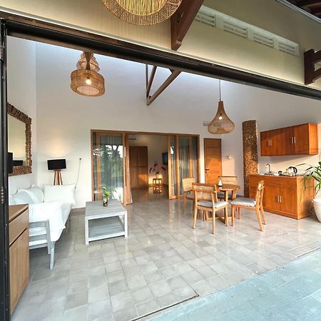 Boutique Villa Jogja Senang 요그야카르타 외부 사진