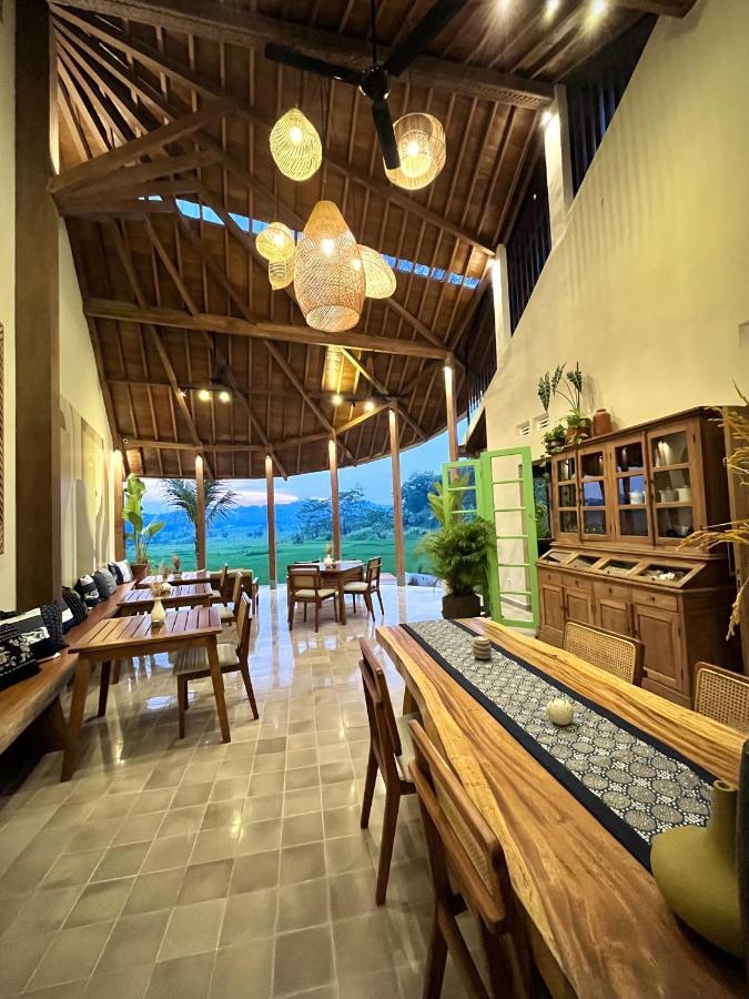 Boutique Villa Jogja Senang 요그야카르타 외부 사진