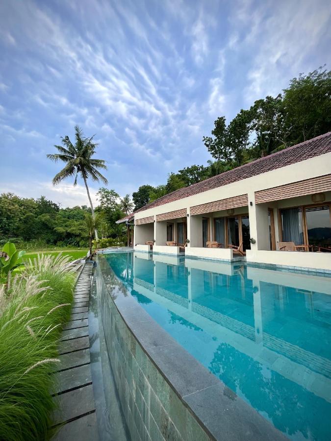 Boutique Villa Jogja Senang 요그야카르타 외부 사진