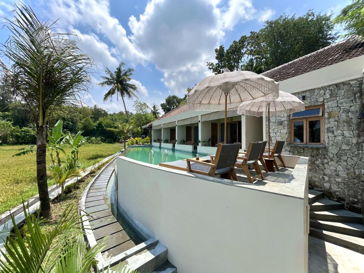 Boutique Villa Jogja Senang 요그야카르타 외부 사진
